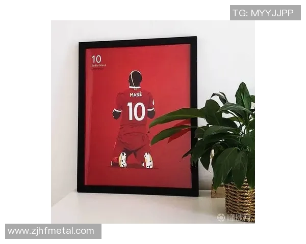 足球明星七寸画展现球场传奇瞬间与艺术魅力的完美结合