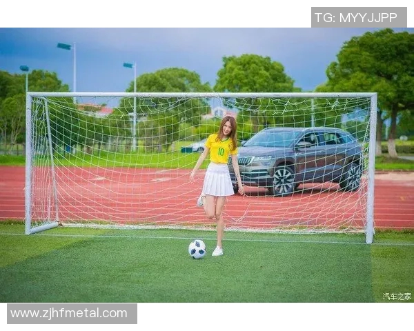 足球明星与女星的浪漫邂逅视频引发热议网友纷纷点赞评论不断