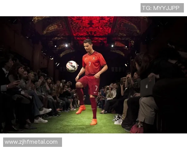 足球明星C罗因疫情在家隔离期间分享生活点滴与训练心得