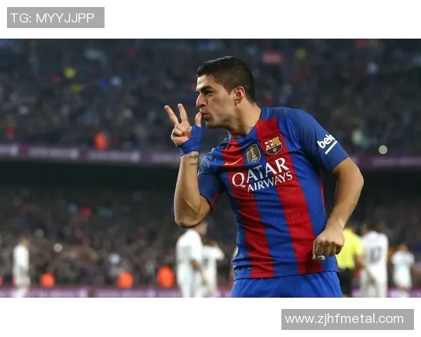 足球明星与深情女孩的温暖瞬间展现爱的力量与梦想的交汇