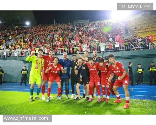 足球明星为何深情厚谊球迷背后的感人故事与无私支持