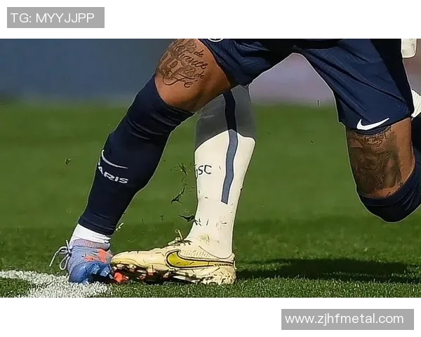 足球明星们的球鞋选择与场上表现的完美结合探秘