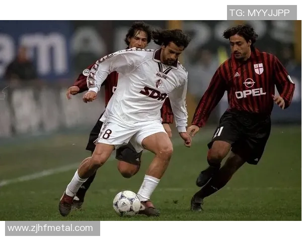 足球明星伦蒂尼的传奇之路与辉煌成就揭秘