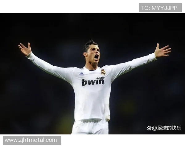 足球明星夜店狂欢揭秘球场外的奢华生活与绯闻故事