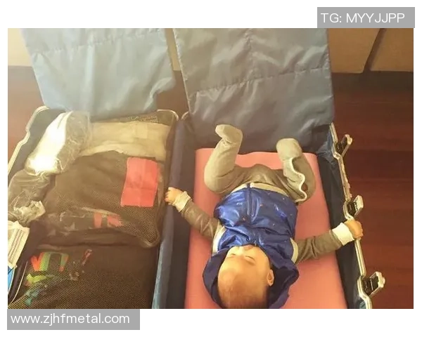 足球明星温馨瞬间与孩子同框的壁纸分享让爱与梦想同行