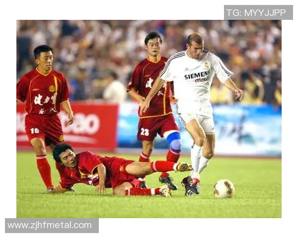 足球明星突破豪华背后的故事与成就揭秘 足球明星突破豪华背后的故事与成就揭秘