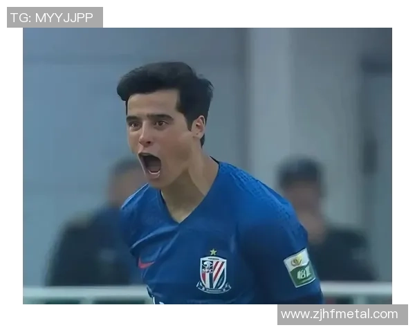 足球明星被狂热粉丝追逐险遭意外事件引发广泛关注与讨论