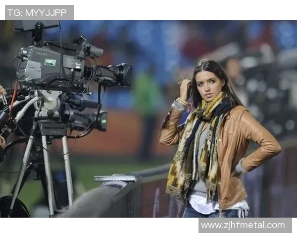 足球明星街拍女展现时尚魅力与运动风格的完美结合 足球明星街拍女展现时尚魅力与运动风格的完美结合